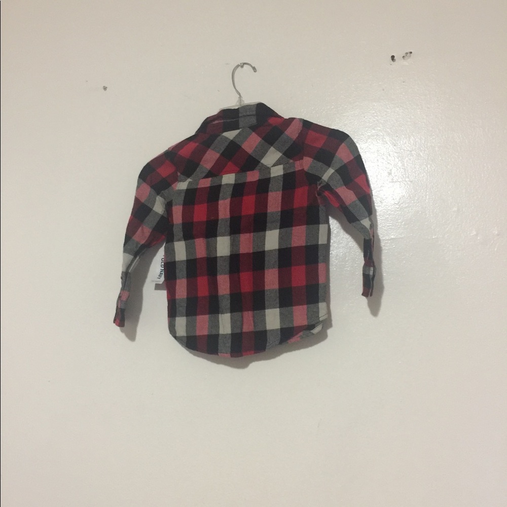 OLD NAVY RED WHITE AND BLACK PLAID SHIRT SIZE 4t